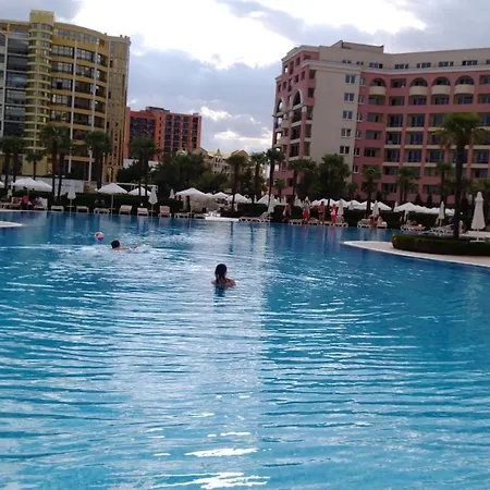 Private Apartment In Sunny Beach アパート *