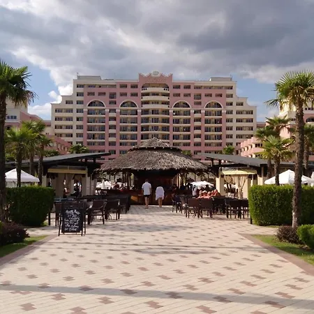 Private Apartment In Sunny Beach サニービーチ